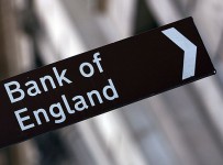 Банк Англии обещает вкладчикам доступ к счетам в обанкротившихся организациях