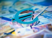Мособлбанк покупает валюту у СМП Банка и вкладывает ее в еврооблигации