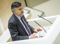 Чиновники и сенаторы не смогли предложить лекарства от кризиса