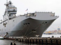 Задержка в поставке "Мистралей" обанкротит французских корабелов