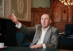 Владелец банкротящейся JFC Владимир Кехман пытается стать ее же кредитором