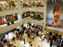 Mexx всё. В числе прочих причин производитель назвал «падение курса российской валюты»