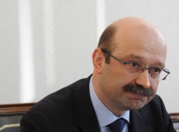 Задорнов прогнозирует в 2015 году количество отзывов лицензий на уровне 2014-го