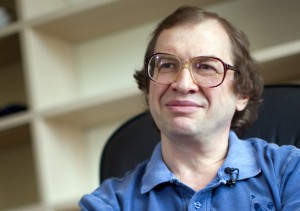 Его новая схема кризисного заработка сулит 100% дохода каждый месяц при размещении денег на год