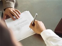 Юруслуги оказаны, акты подписаны, но деньги клиенту надо вернуть