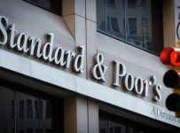 S&P ожидает продолжения ЦБ в 2015 году расчистки банковского сектора