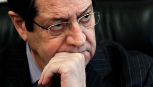Президент Республики Кипр Никос Анастасиадис Отставки главы Центробанка Кипра будет добиваться президент страны