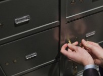 Центробанк вводит почти заградительные требования для хранения бумаг в депозитариях