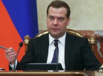 Медведев поручил МЭР подумать над улучшением защиты банков-кредиторов