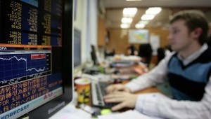 Рынок акций России и рубль мало изменятся в начале дня Рынок акций России и рубль мало изменятся в начале дня