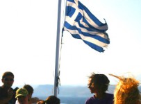 Греция отсрочила свой дефолт на один день