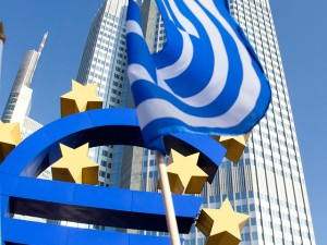 Премьер Греции и глава ЕК обсудили по телефону последнюю возможность соглашения