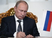 Путин перенес на осень начало процедур банкротства физлиц и поменял подсудность этих дел