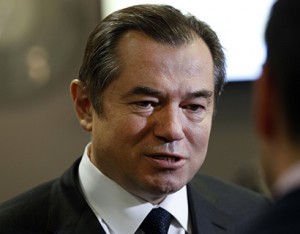 Программу, предупреждает Глазьев, следует реализовать в течение следующих пяти лет Программу, предупреждает Глазьев, следует реализовать в течение следующих пяти лет