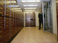 Русстройбанк ввел запрет на выдачу вкладов