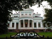 Суд признал банкротом банк "Российский кредит", входивший в топ-50