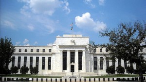 ФРС США отказалась от права "спасать" крупные компании от банкротства