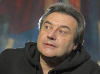 "Централ Партнершип" пошла на крайние меры // Кинокомпания требует признать банкротом структуру режиссера Алексея Учителя