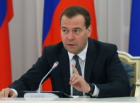 Медведев заявил о готовности России реструктурировать долг Украины