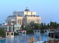 Турецкий банк купил "семизвездочный" отель Исмаилова в Анталье