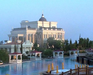 Турецкий банк купил "семизвездочный" отель Исмаилова в Анталье