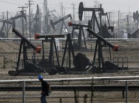 Американским нефтяникам предсказали рекордное падение добычи в 2016 году