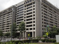 Политолог: решение МВФ - политическое, долг Украины быстро не получим