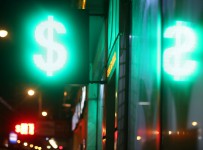 Число банкротств компаний увеличилось в конце прошлого года из-за ослабления рубля