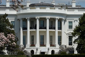 Белый дом обманом добился от конгресса повышения потолка госдолга