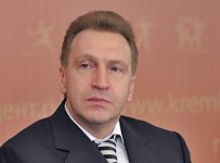 Шувалов считает целесообразным переход к акционерной модели санации банков