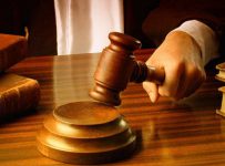 Суд взыскал неуплаченные налоги с директора организации без признания её банкротом