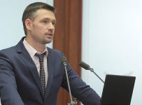 Константин Чекмышев