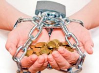 «Райффайзенбанк» инициировал процесс о банкротстве депутата горсовета Орла