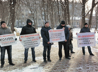 Ростовские обманутые дольщики устроили хоровод вокруг недостроя