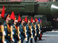 Производство ракетных комплексов "Ярс" может быть сорвано из-за банкротства завода