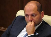 Гаффнеру продлили срок банкротства
