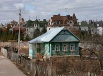 Должников заставят избавиться от лишних метров