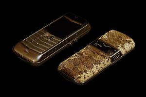 Обанкротившаяся Vertu распродаёт коллекцию золотых телефонов золотой vertu