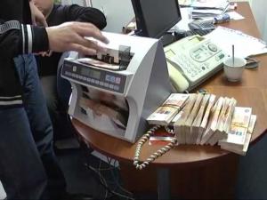 теневые банкиры незаконно обналичили