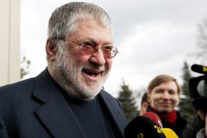 Коломойский смеется