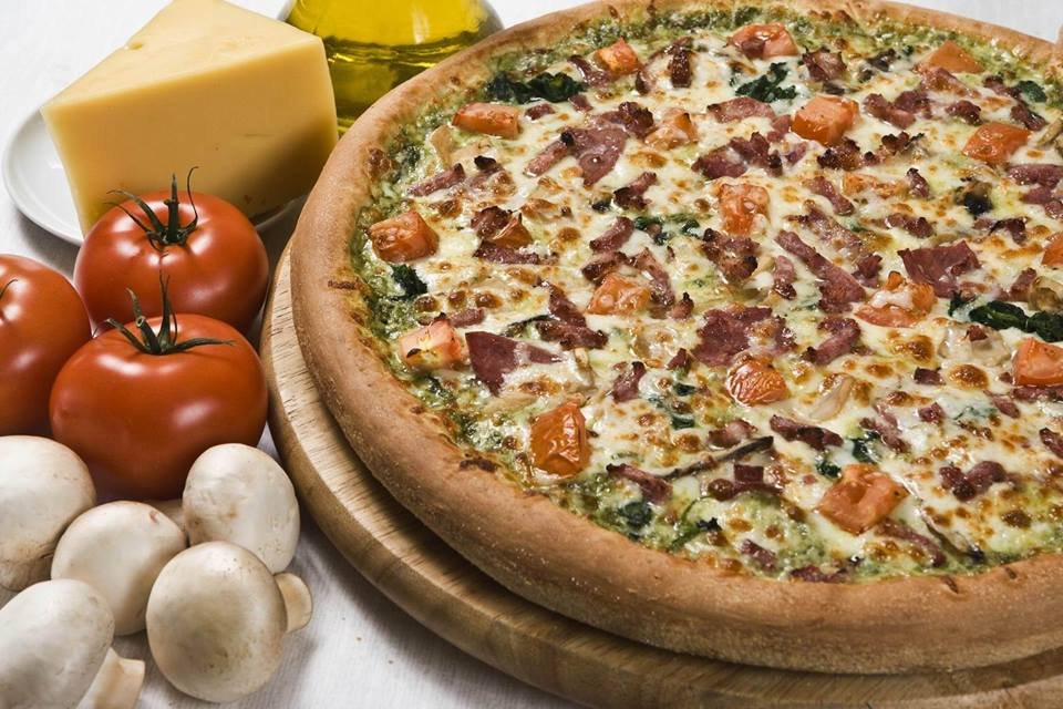 Доставка пиццы на дом алло. Алло пицца ранчо. Пицца Алло пицца. Значок пиццерии Алло пицца. Алоэ пицца.