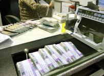 компании переходят на расчеты наличными