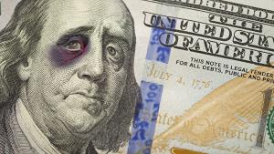 "Доллар-убийца": банкиры предупреждают о возможном самоубийстве валюты США