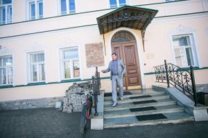 бард Александр Новиков банкротство