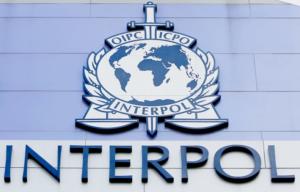 объявлен в розыск interpol