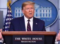 Президент США Дональд Трамп потерял за месяц борьбы с коронавирусом $1 млрд