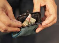 приостановить взыскание долгов граждан