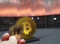Аналитики оценили влияние завершения рабочих дней на курс биткоина