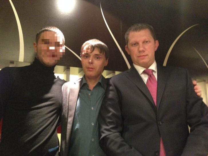 Убитый бизнесмен Максимов, который незаконно застраивал земли ИЖС. Слева от него Денис Анисимов