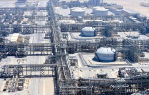 Эхо ценовой войны: зачем Саудовская Аравия снижает добычу нефти сверх плана